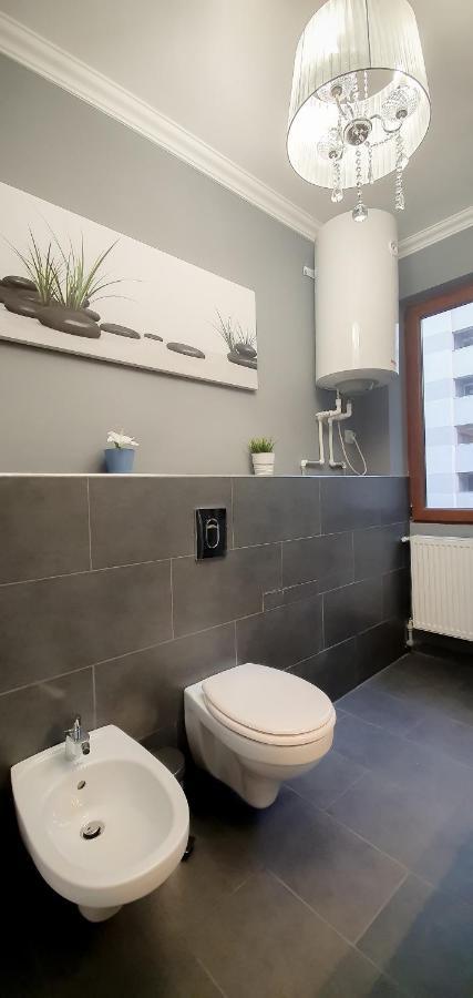 Luxury Down Town Apartment Bucharest Exterior photo