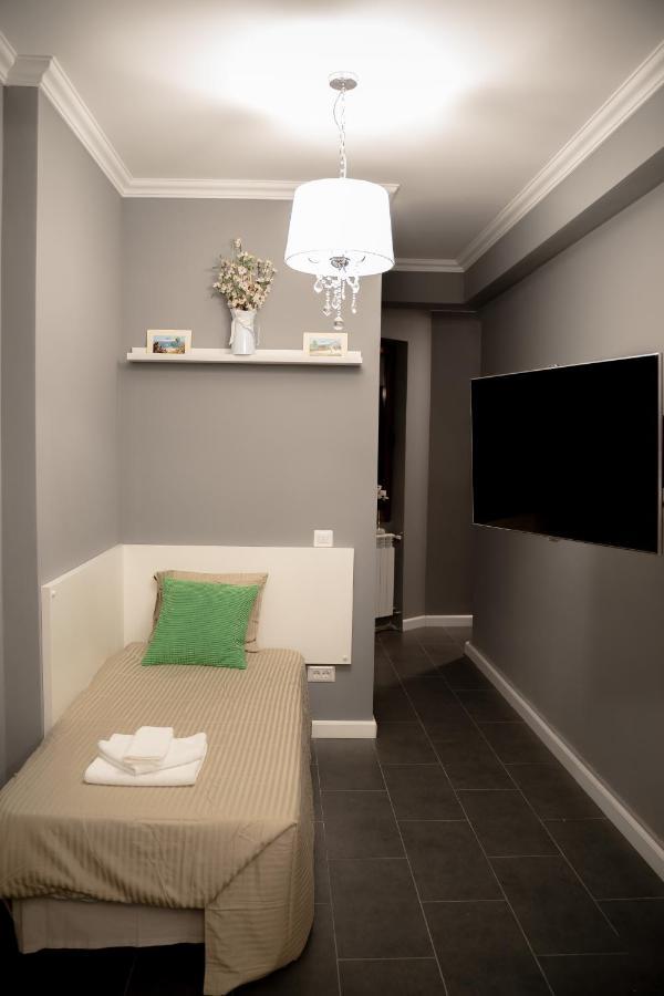 Luxury Down Town Apartment Bucharest Exterior photo